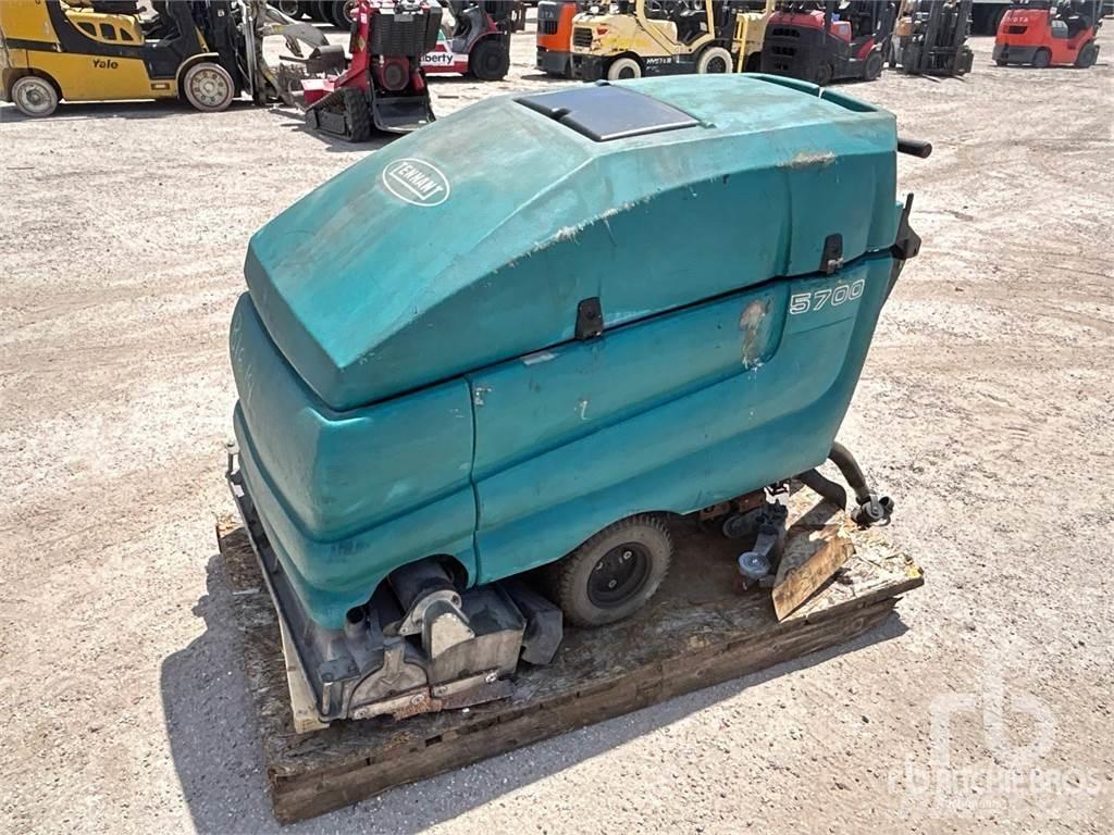 Tennant 5700 XP Sweepers