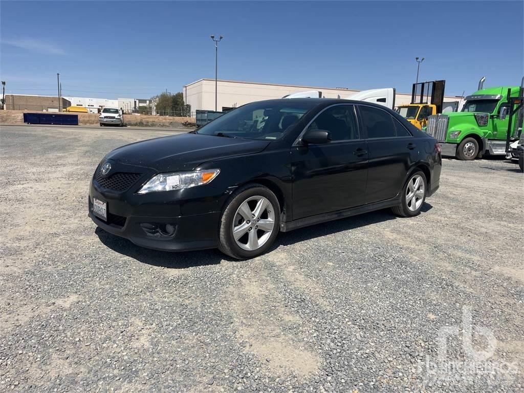 Toyota CAMRY Automobiles / SUVS