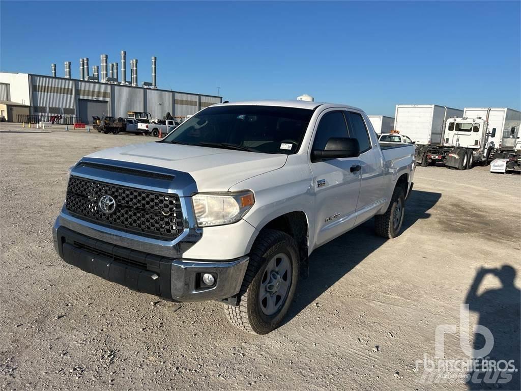 Toyota TUNDRA Pickup Trucks