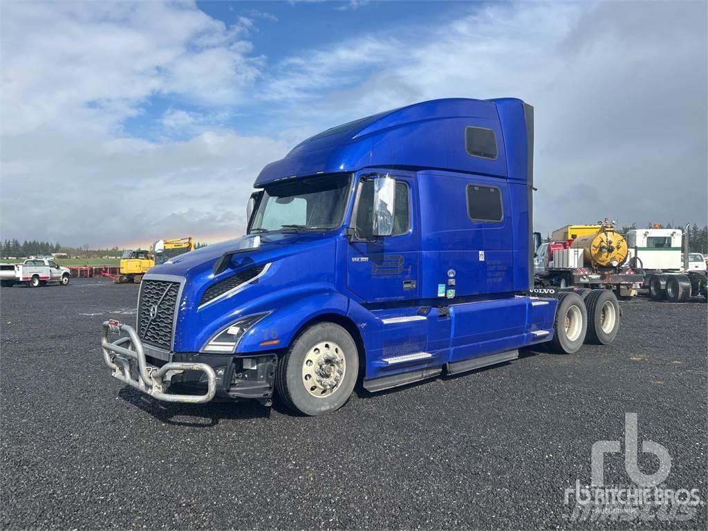 Volvo 6x4 Conventional Trucks / Tractor Trucks