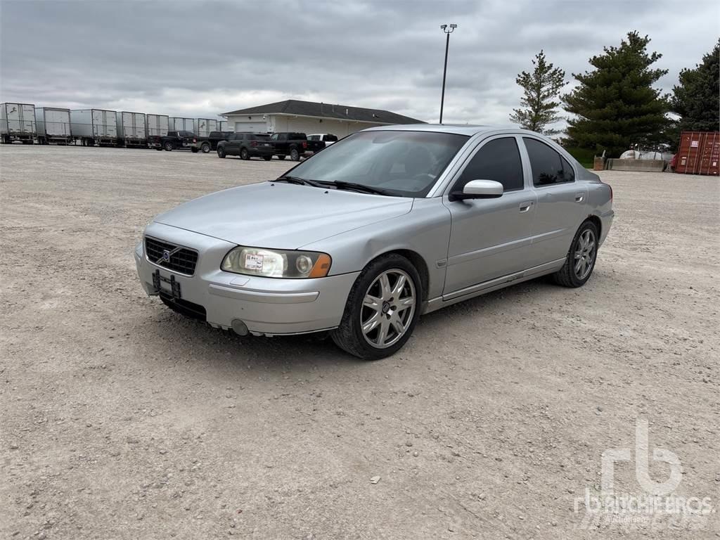 Volvo S60 Automobiles / SUVS