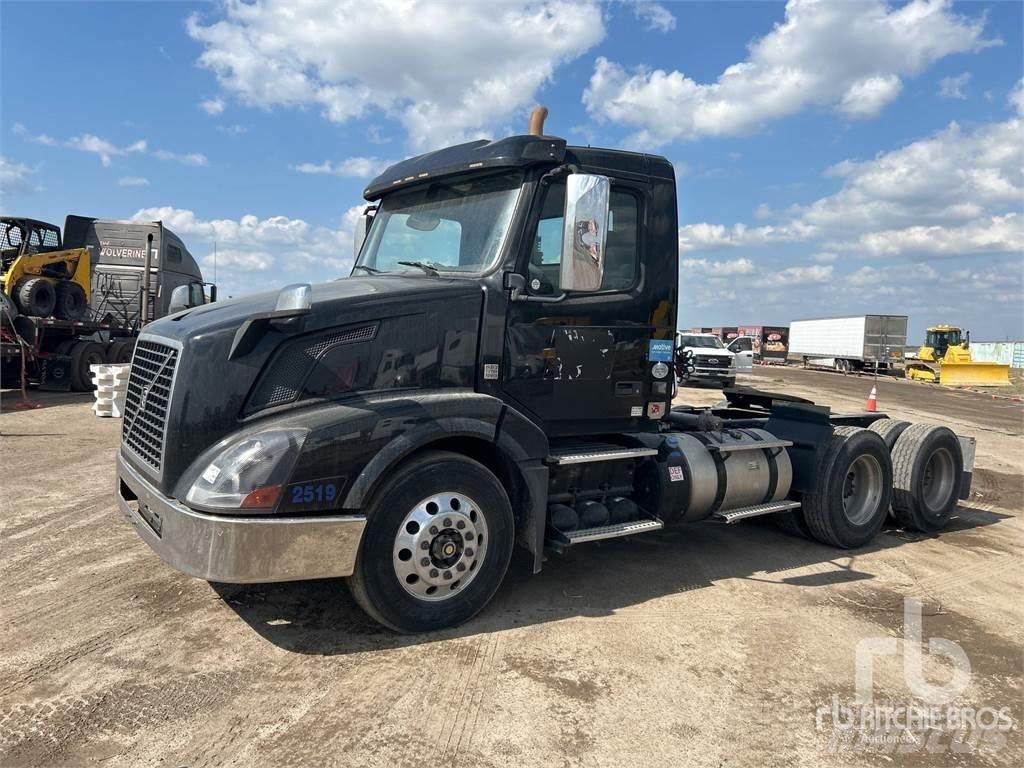 Volvo VNL300 Conventional Trucks / Tractor Trucks