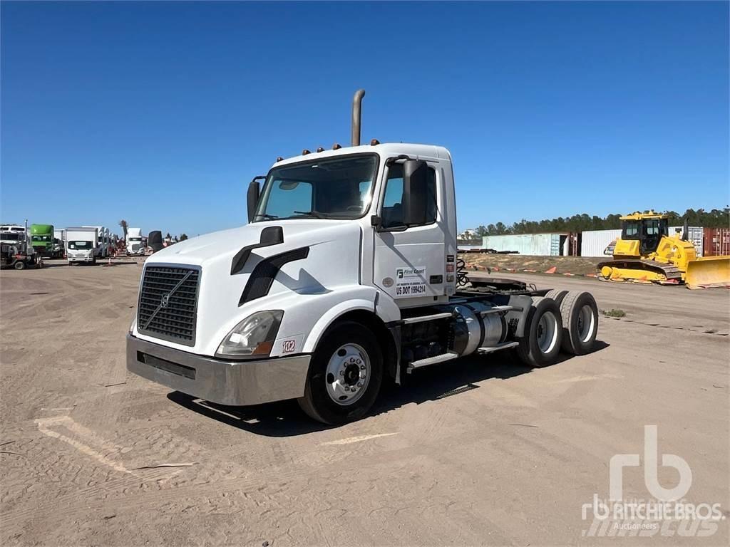 Volvo VNL300 Conventional Trucks / Tractor Trucks