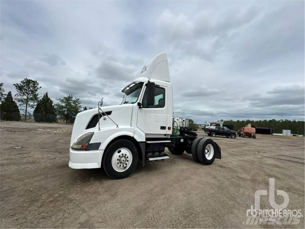 Volvo VNL300 Conventional Trucks / Tractor Trucks