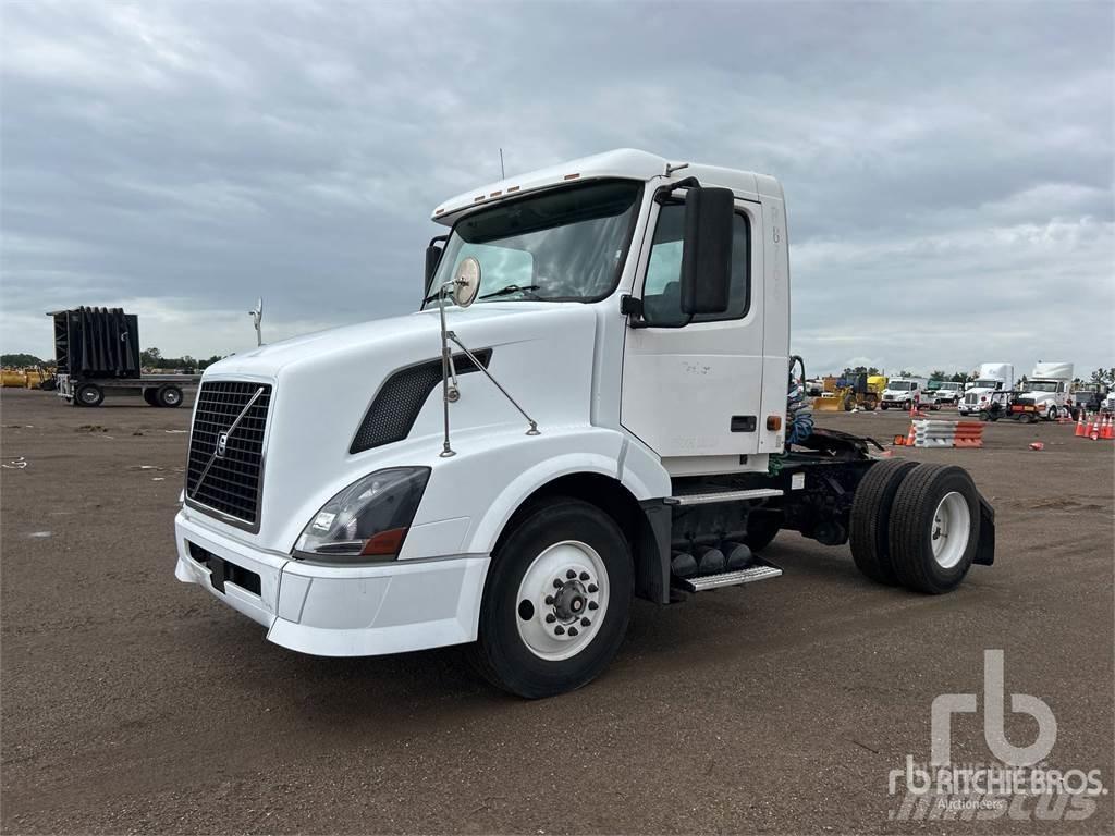 Volvo VNL300 Conventional Trucks / Tractor Trucks