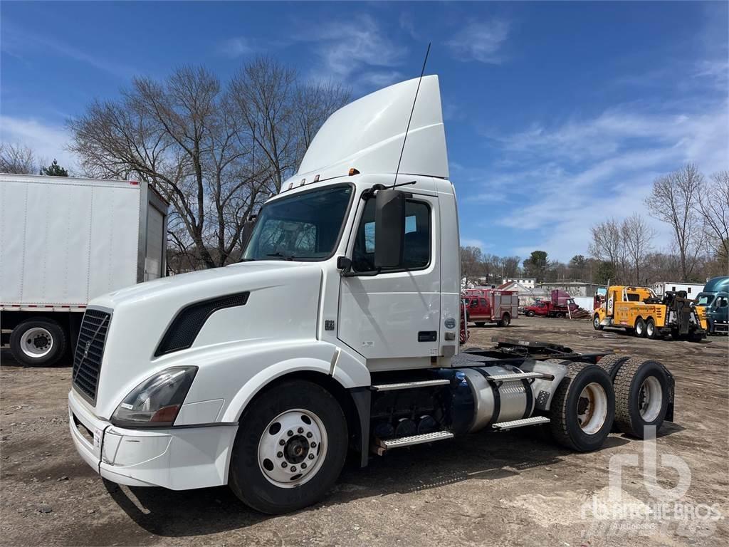 Volvo VNL300 Conventional Trucks / Tractor Trucks