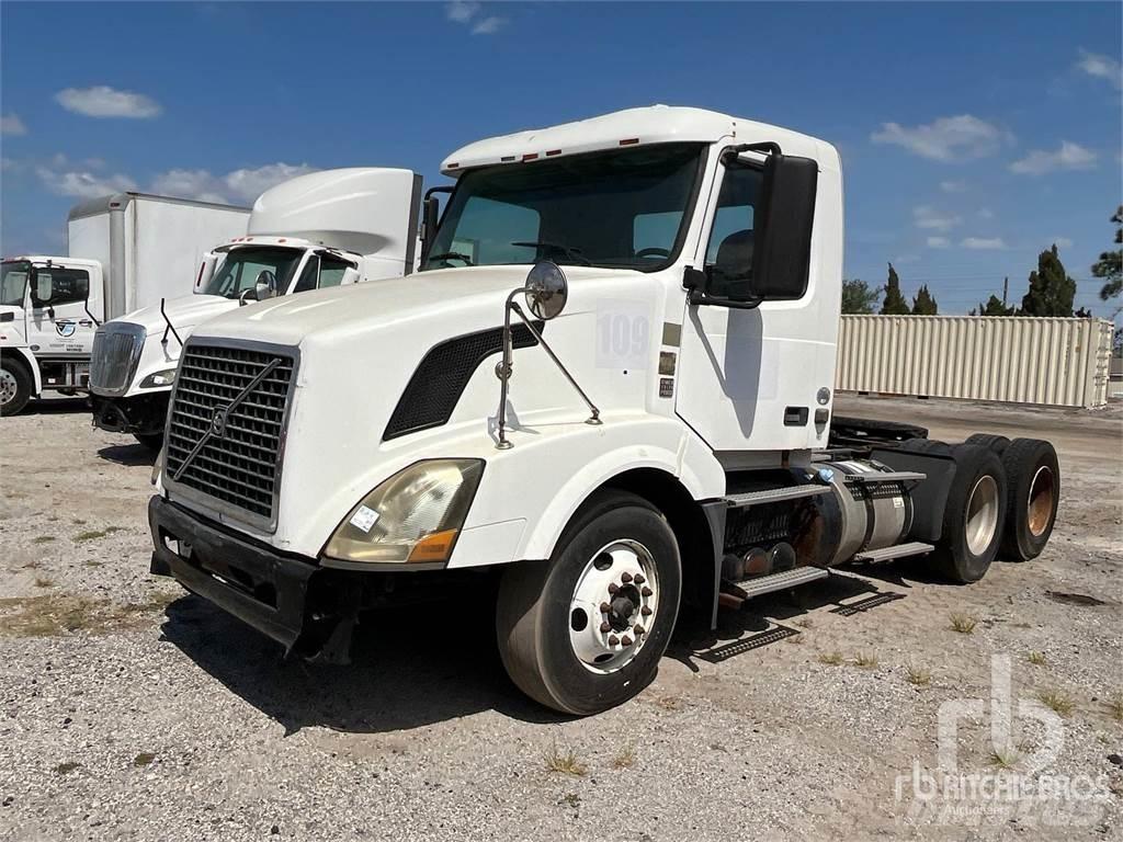 Volvo VNL300 Conventional Trucks / Tractor Trucks