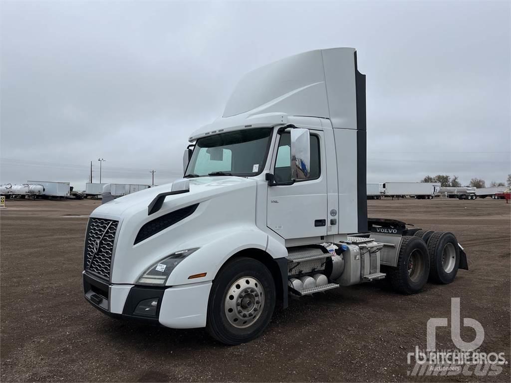 Volvo VNL62T300 Conventional Trucks / Tractor Trucks