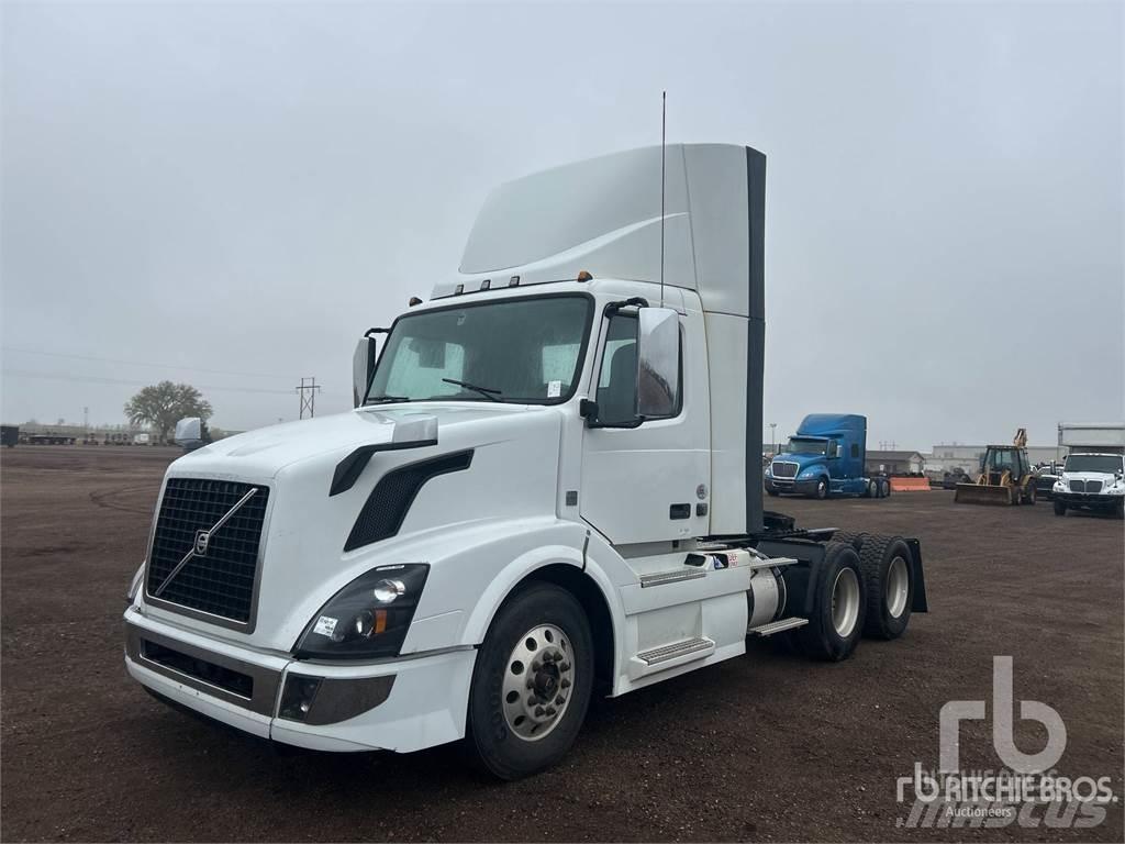 Volvo VNL64 Conventional Trucks / Tractor Trucks
