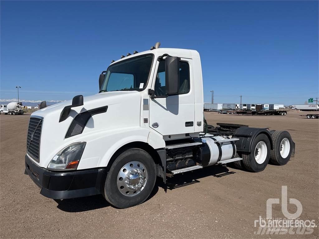 Volvo VNL64300 Conventional Trucks / Tractor Trucks