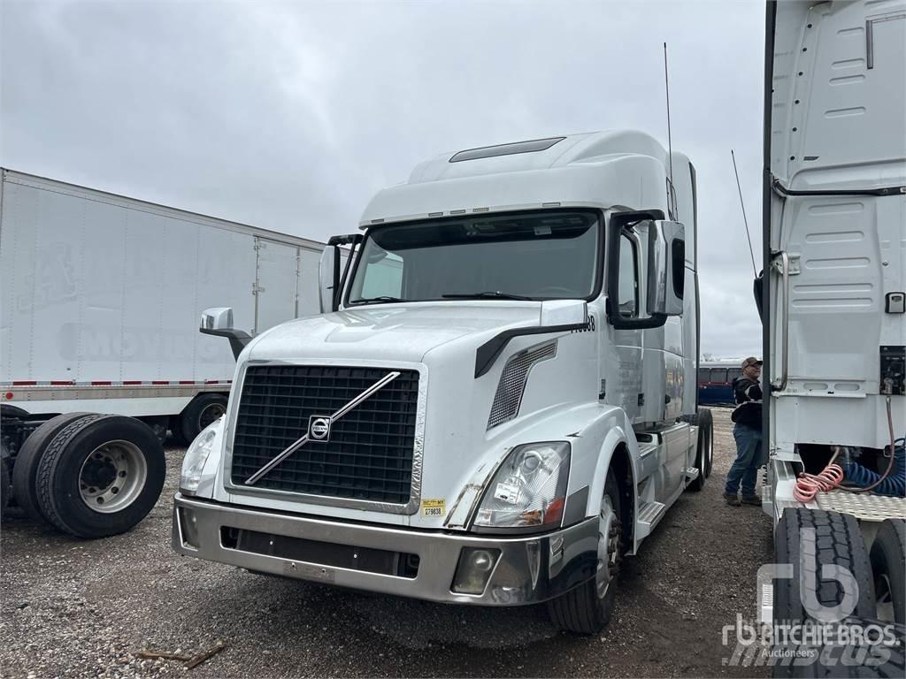 Volvo VNL670 Conventional Trucks / Tractor Trucks