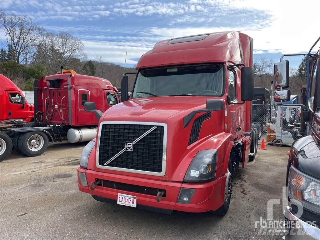 Volvo VNL670 Conventional Trucks / Tractor Trucks