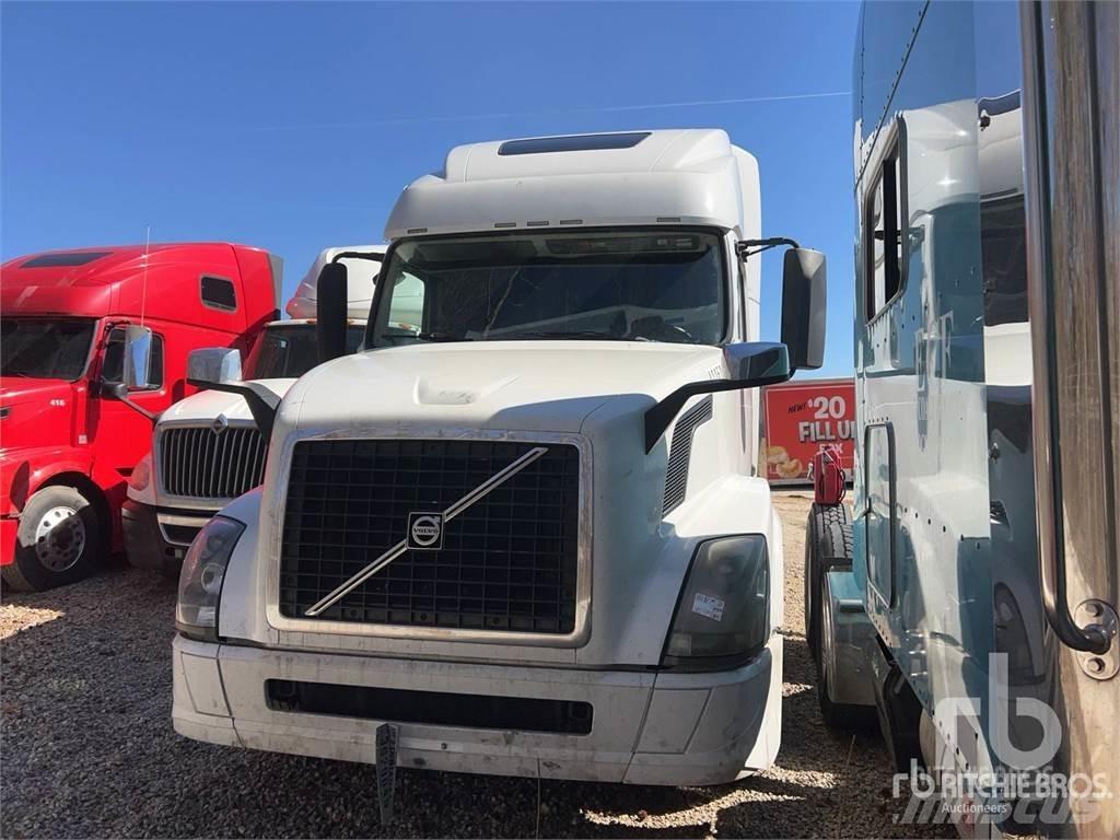 Volvo VNL670 Conventional Trucks / Tractor Trucks