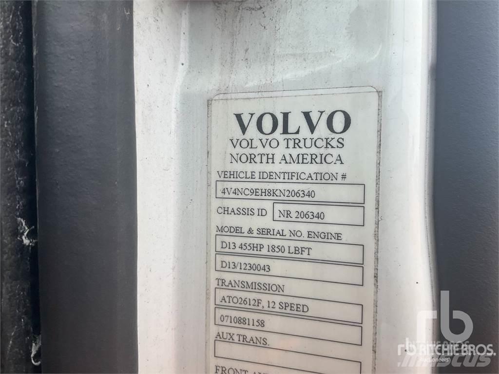 Volvo VNL760 Conventional Trucks / Tractor Trucks