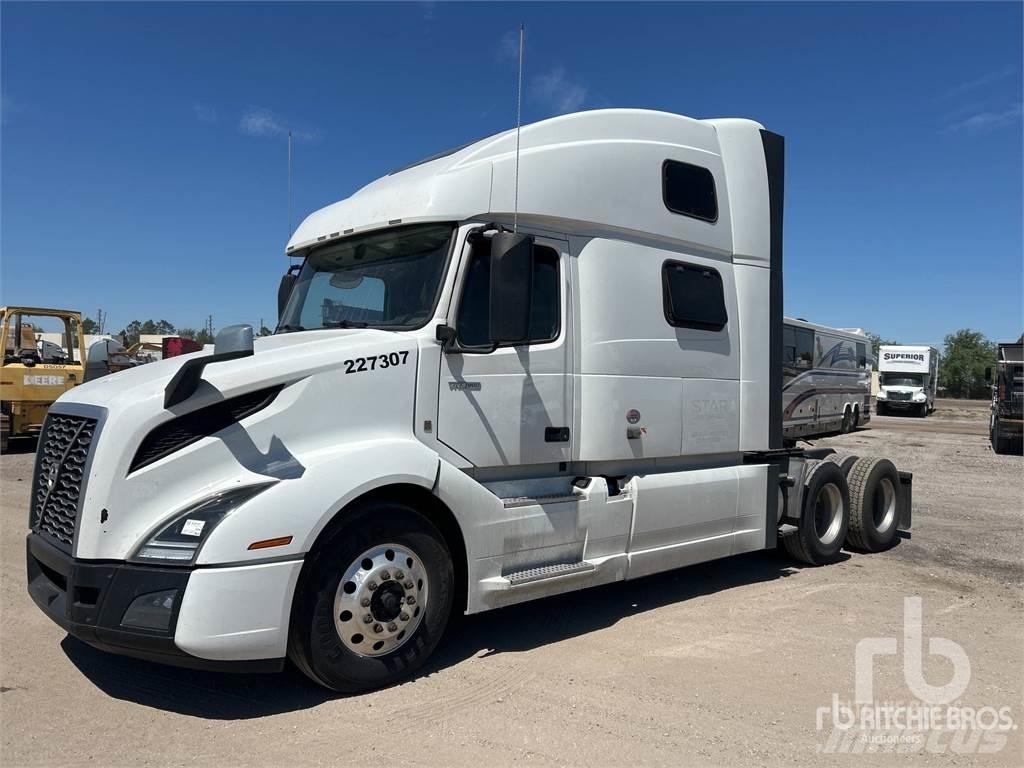 Volvo VNL860 Conventional Trucks / Tractor Trucks
