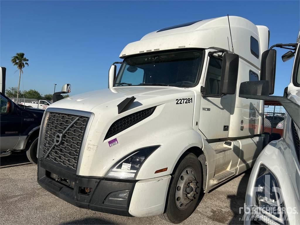 Volvo VNL860 Conventional Trucks / Tractor Trucks