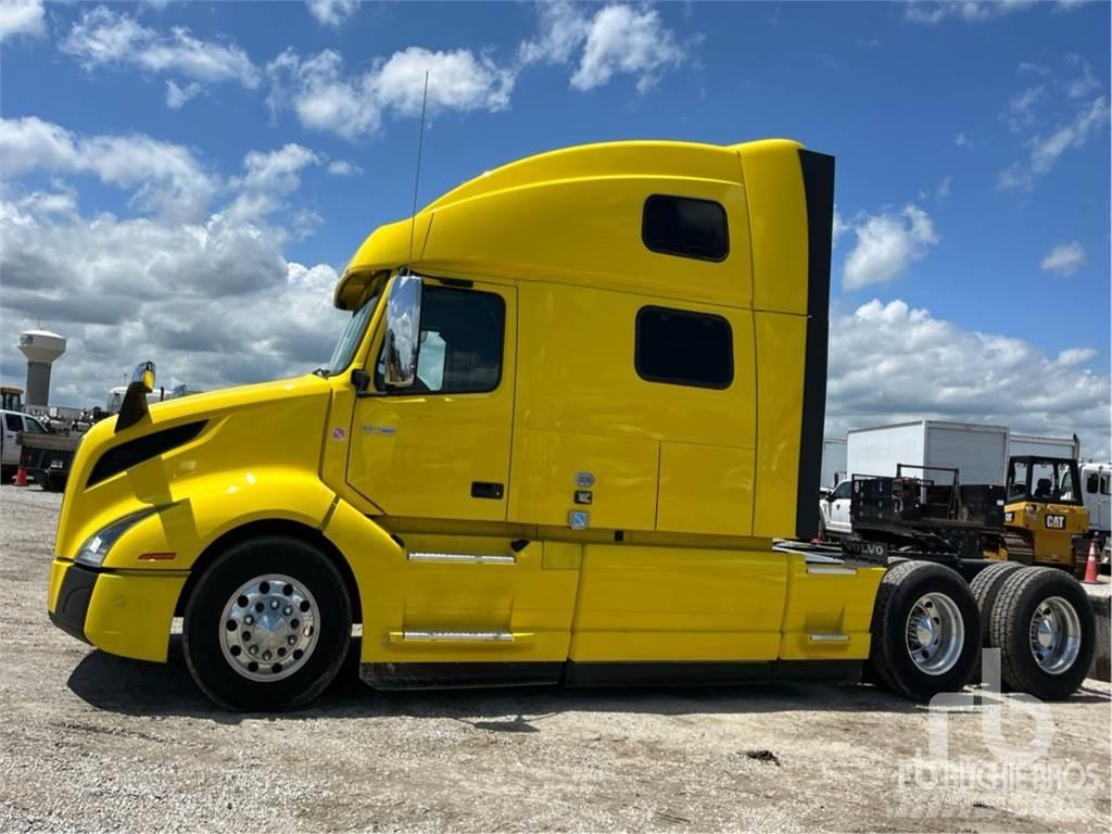 Volvo VNL860 Conventional Trucks / Tractor Trucks
