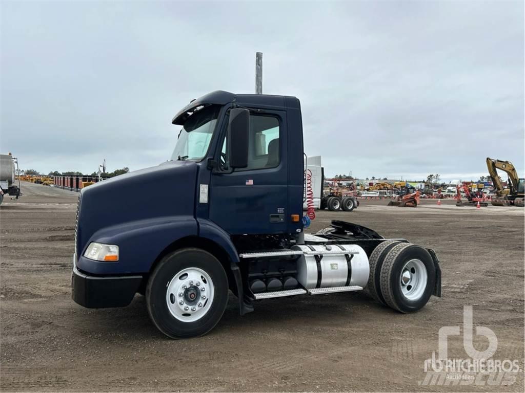 Volvo VNM200 Conventional Trucks / Tractor Trucks
