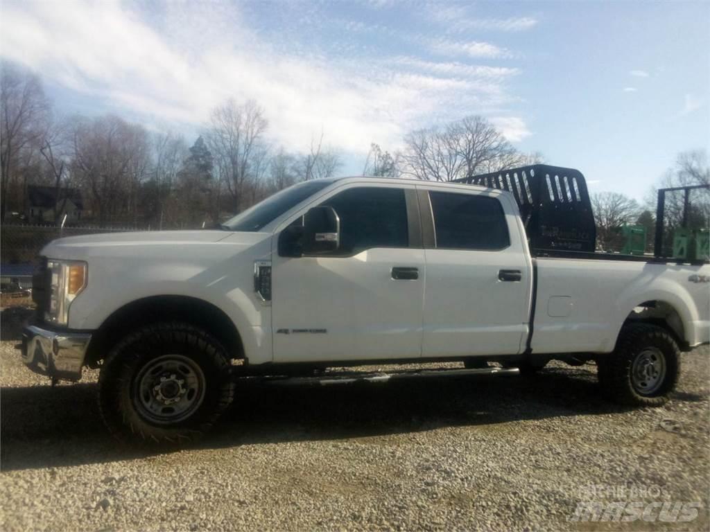 Ford F250 Pickup Trucks