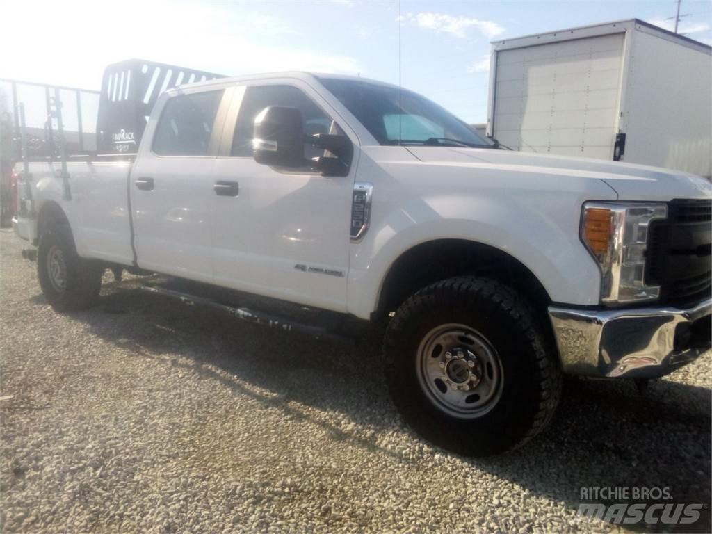 Ford F250 Pickup Trucks