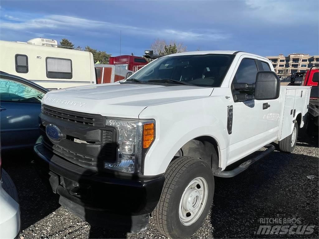Ford F250 Tow Trucks / Wreckers