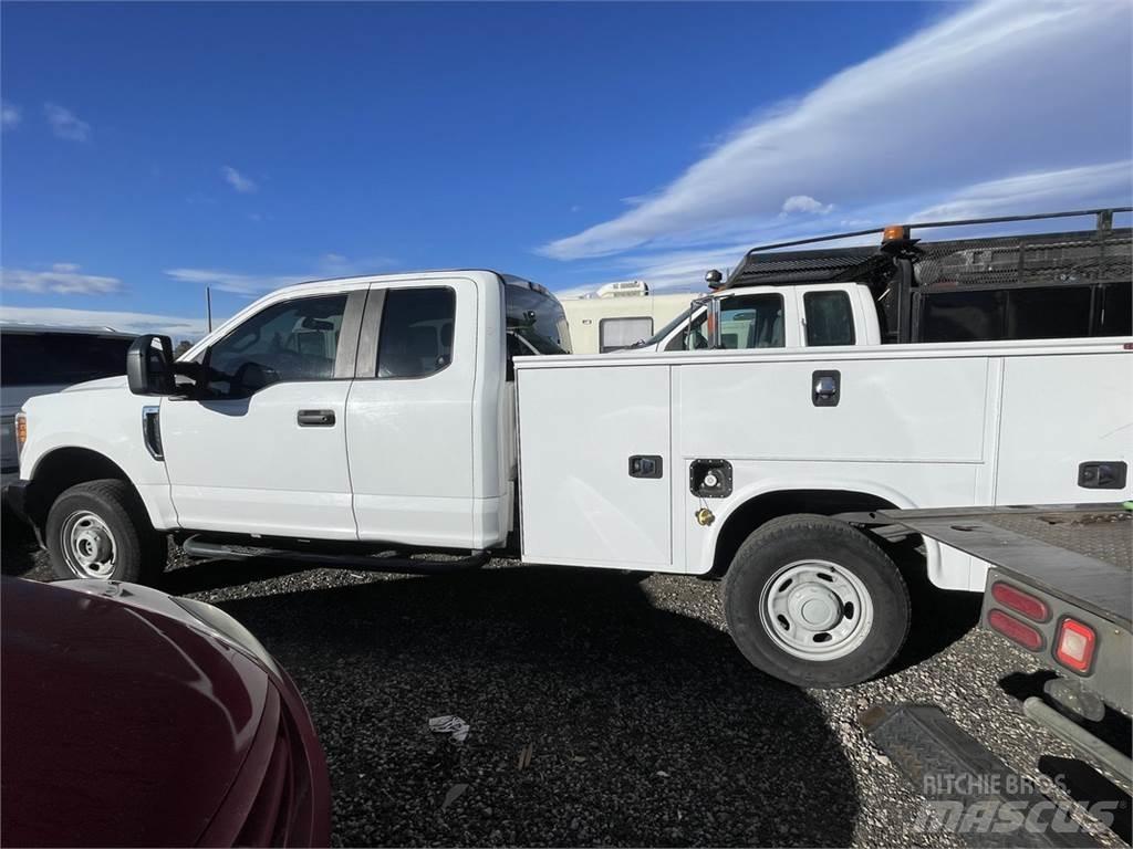 Ford F250 Tow Trucks / Wreckers