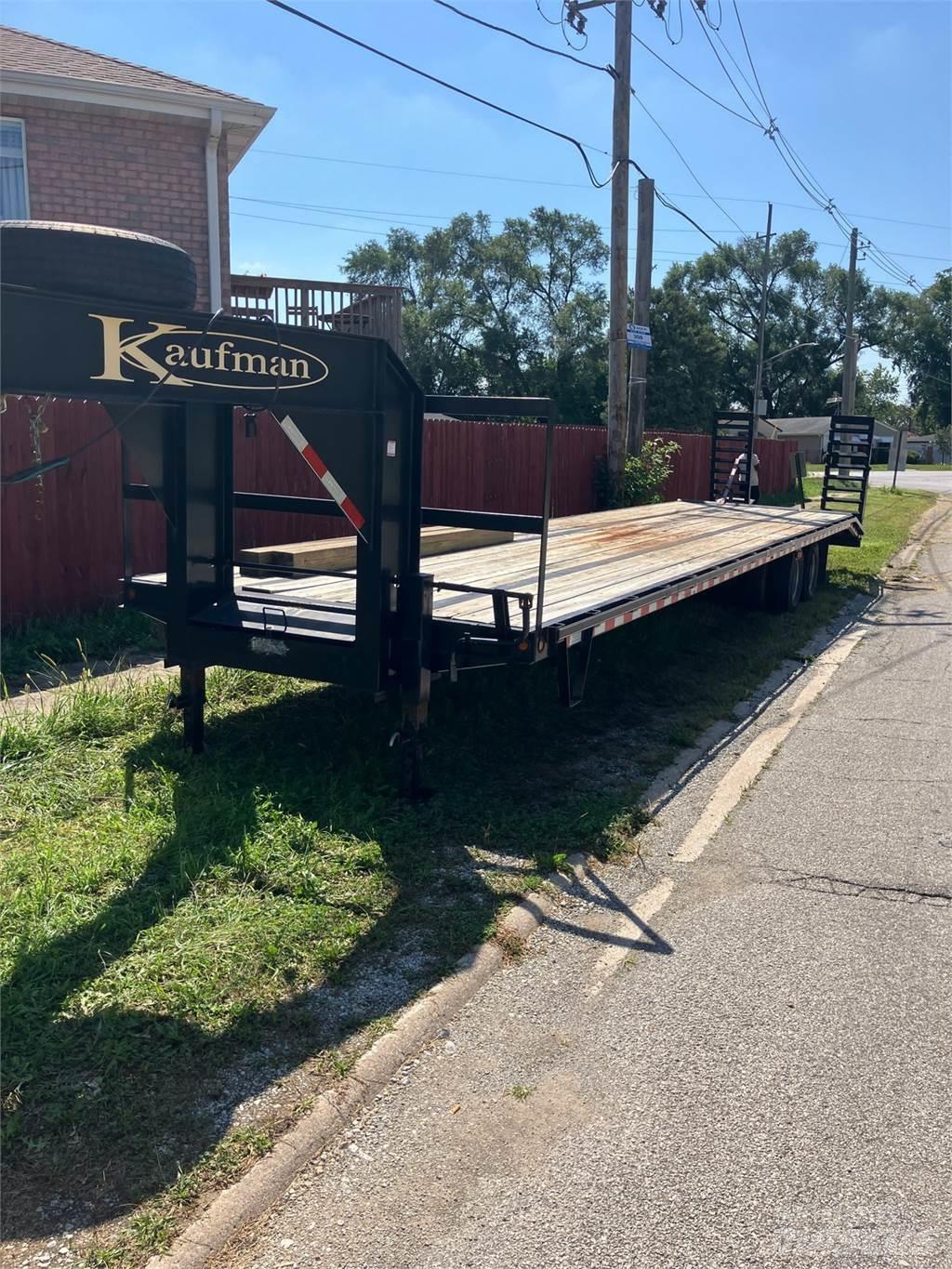 Kaufman  Flatbed Trailers