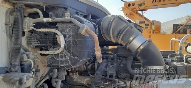 Kenworth T680 Conventional Trucks / Tractor Trucks