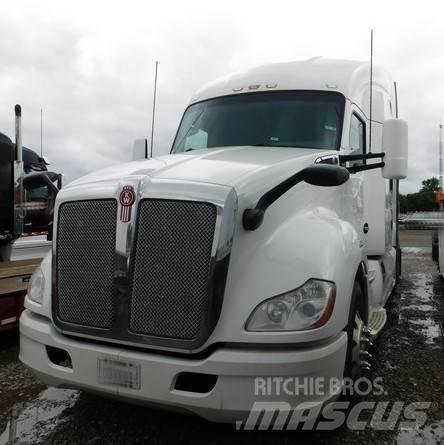 Kenworth T680 Conventional Trucks / Tractor Trucks