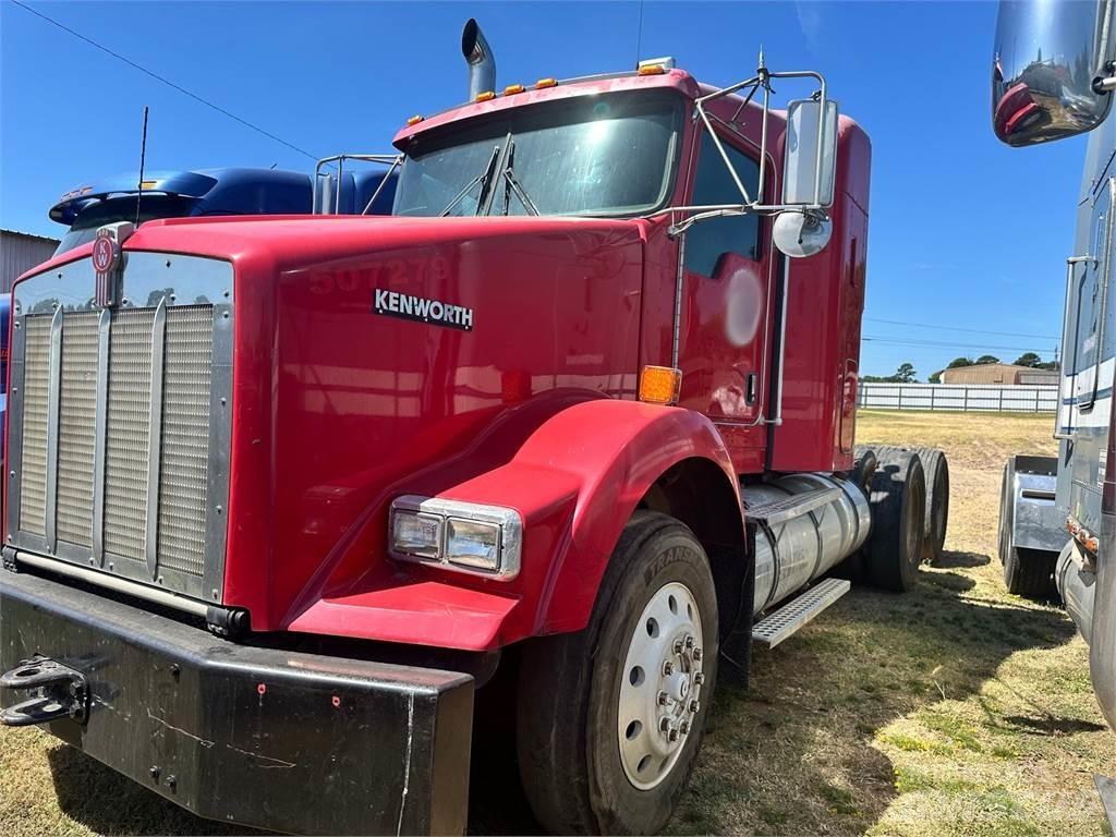 Kenworth T800 Conventional Trucks / Tractor Trucks