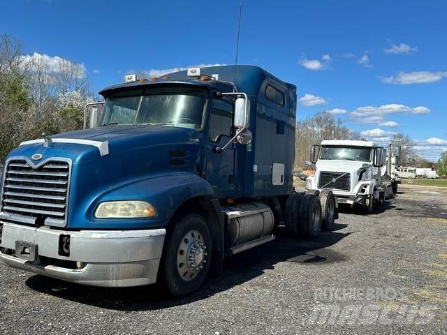 Mack CXN613 Conventional Trucks / Tractor Trucks