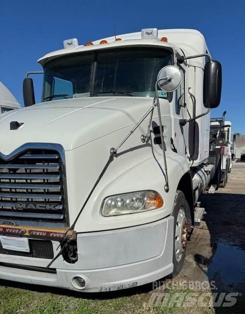 Mack CXU613 Conventional Trucks / Tractor Trucks