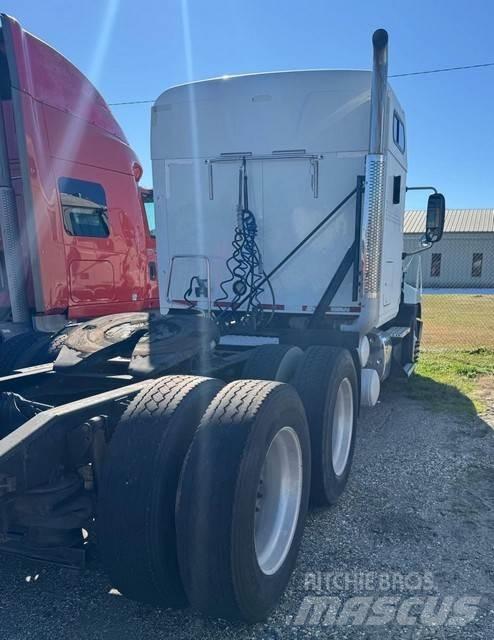 Mack CXU613 Conventional Trucks / Tractor Trucks