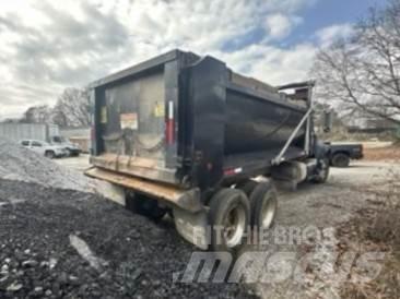 Mack GU713 Dump Trucks