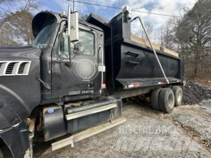 Mack GU713 Dump Trucks