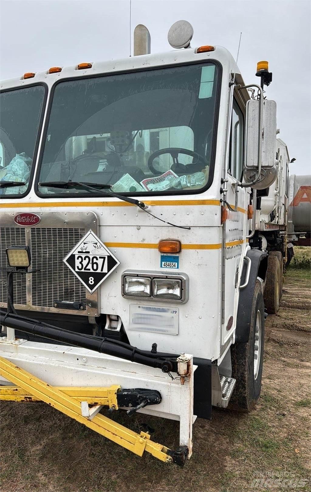 Peterbilt 320 Other Trucks