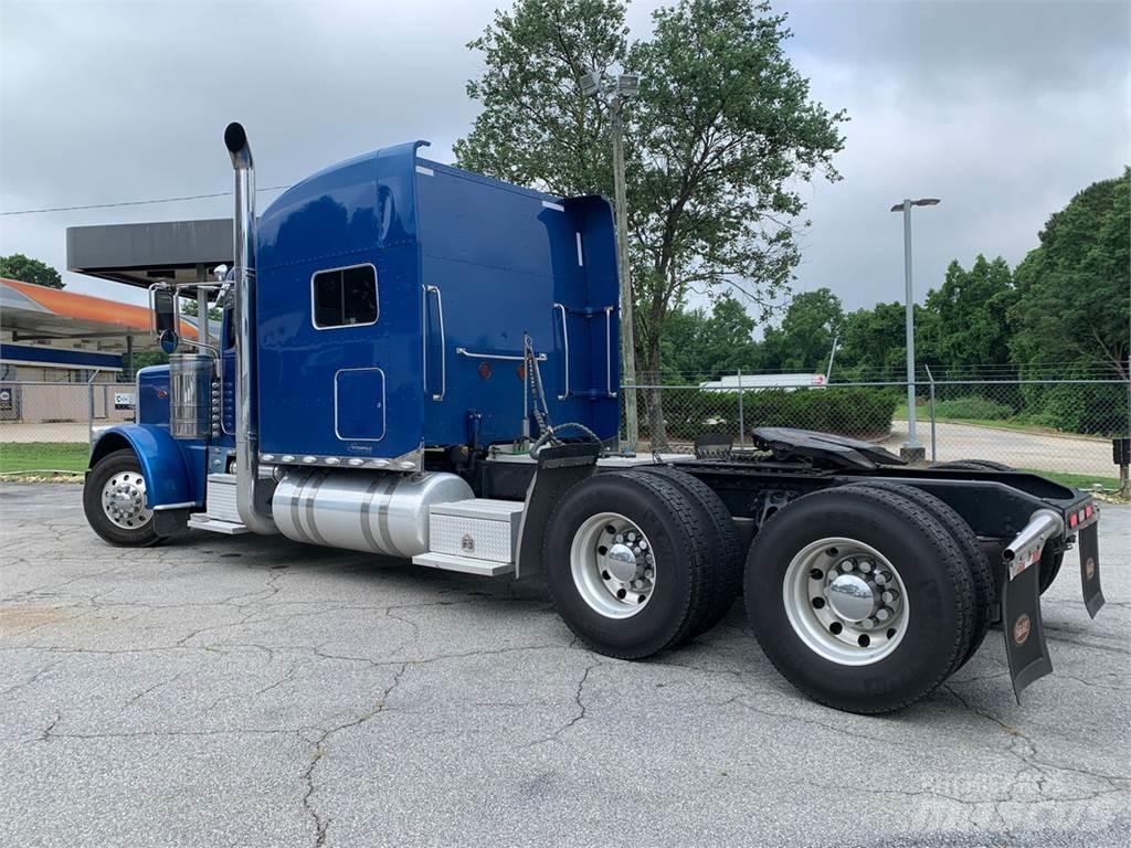 Peterbilt 389 Conventional Trucks / Tractor Trucks