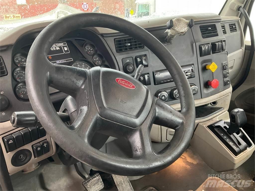Peterbilt 579 Conventional Trucks / Tractor Trucks