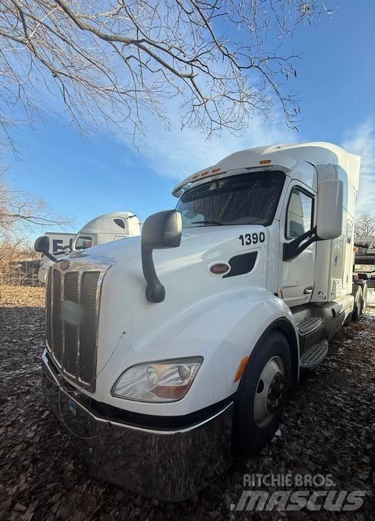 Peterbilt 579 Conventional Trucks / Tractor Trucks