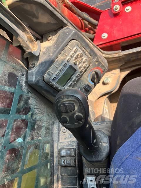 Takeuchi TL8R2 Crawler Loaders