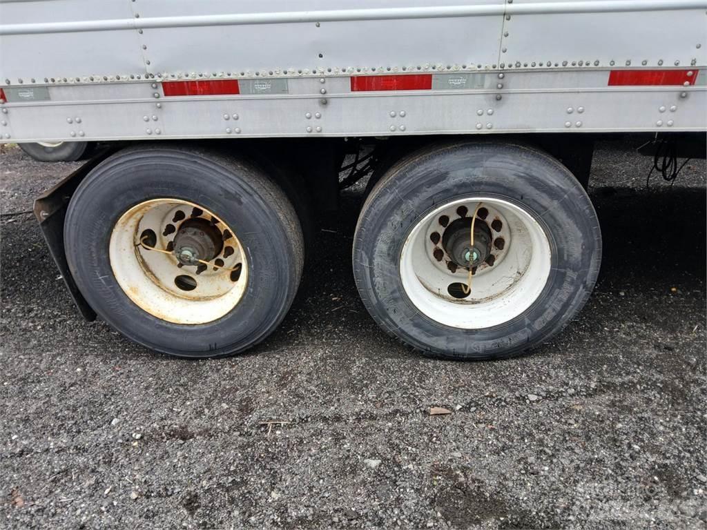 Utility 3000R Vehicle Transport Trailers