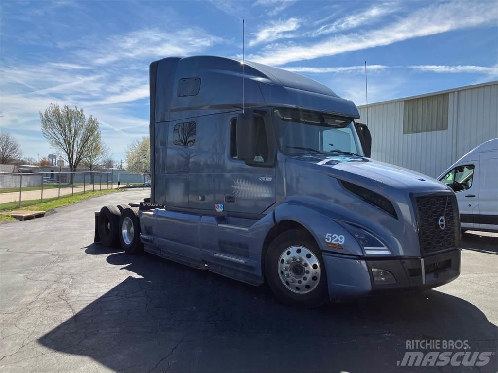 Volvo VNL 760 Conventional Trucks / Tractor Trucks