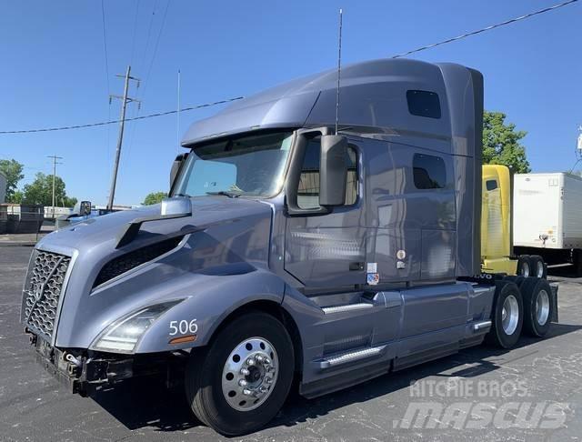 Volvo VNL 760 Conventional Trucks / Tractor Trucks