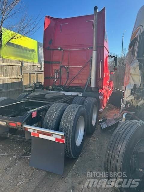 Volvo VNL64T670 Conventional Trucks / Tractor Trucks