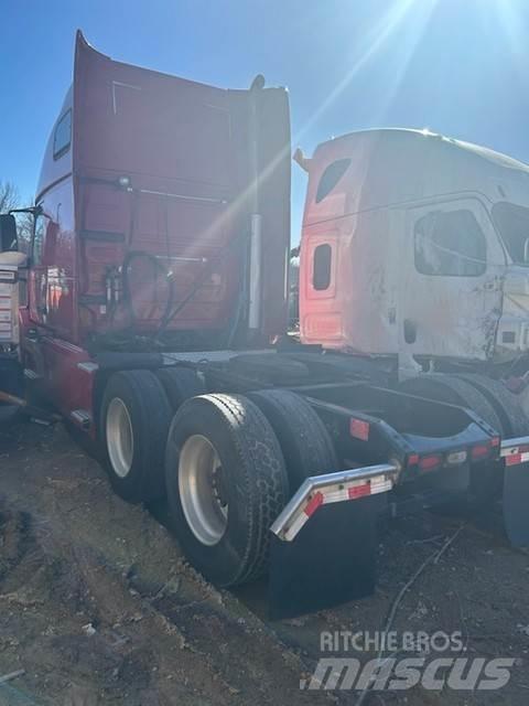 Volvo VNL64T670 Conventional Trucks / Tractor Trucks