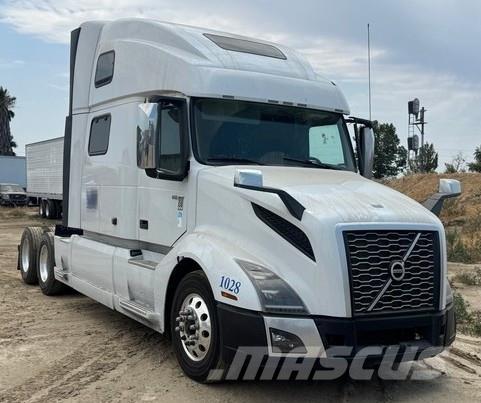 Volvo VNL64T670 Conventional Trucks / Tractor Trucks