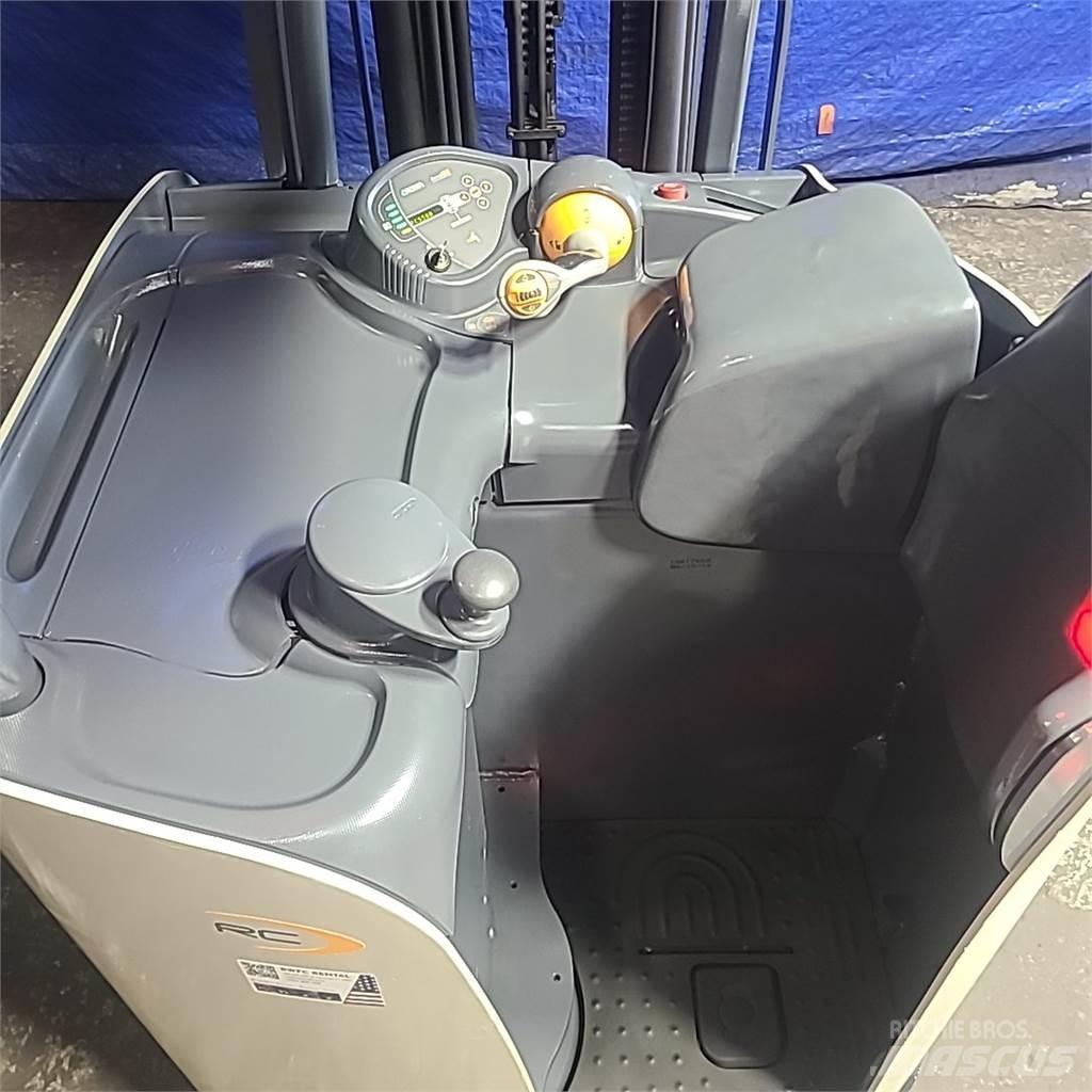 Crown RC5530-30 Electric Forklifts