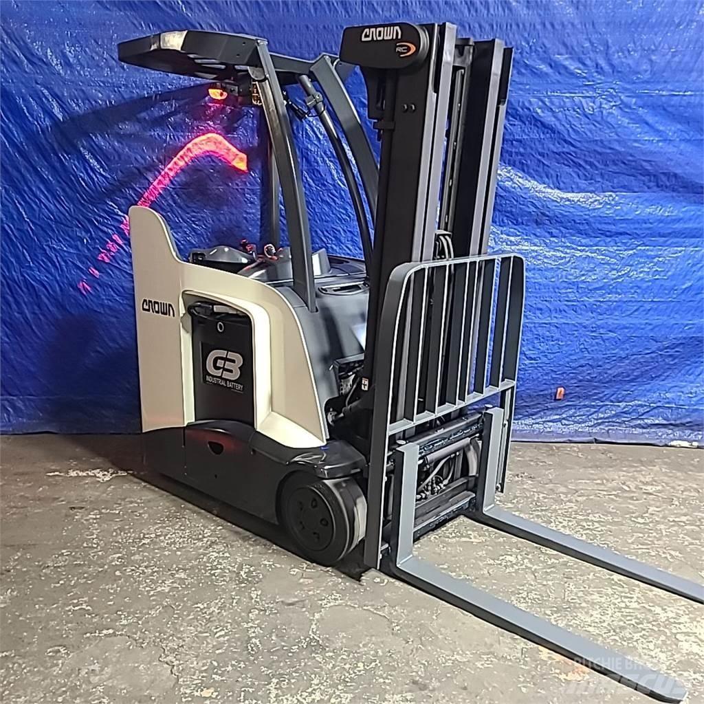 Crown RC5530-30 Electric Forklifts