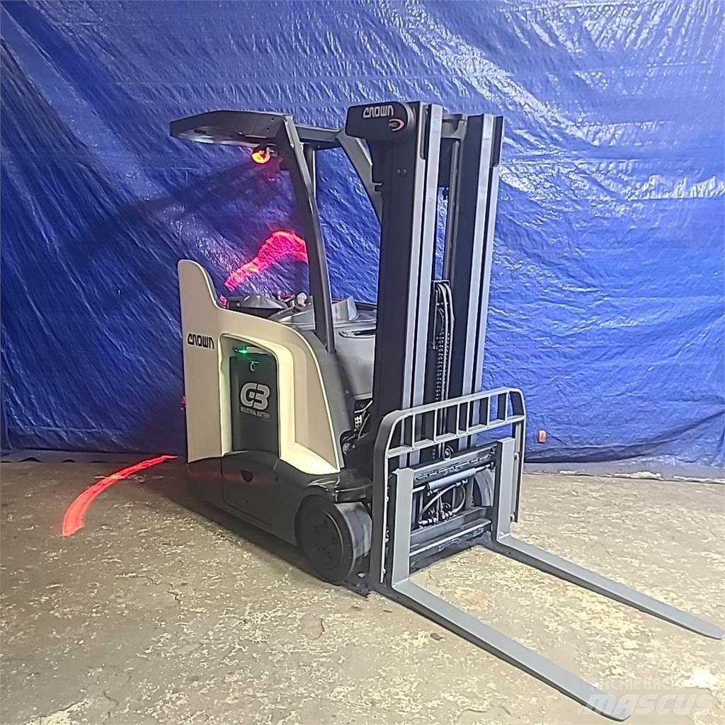 Crown RC5530-30 Electric Forklifts