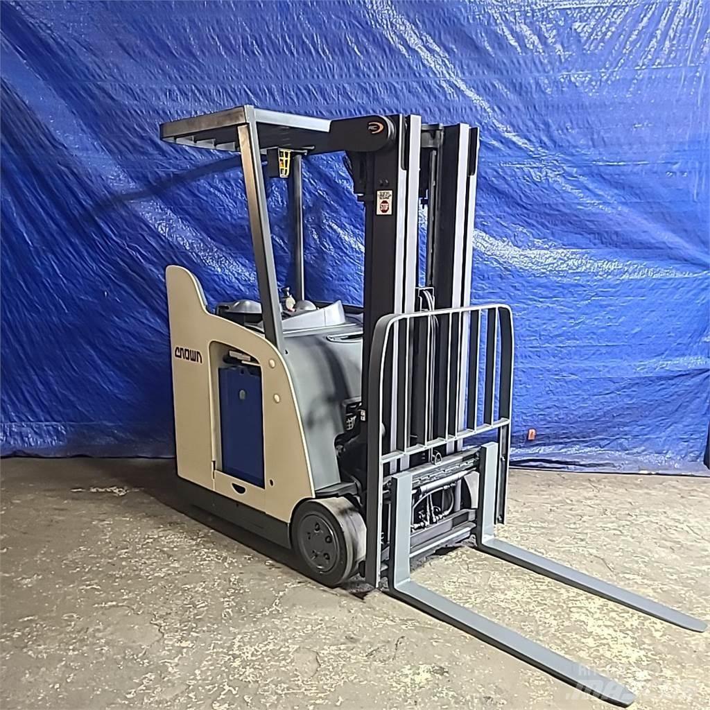 Crown RC5530C-30 Electric Forklifts